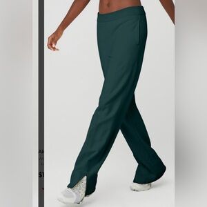 Alo high waist free time sweat pants straight leg.